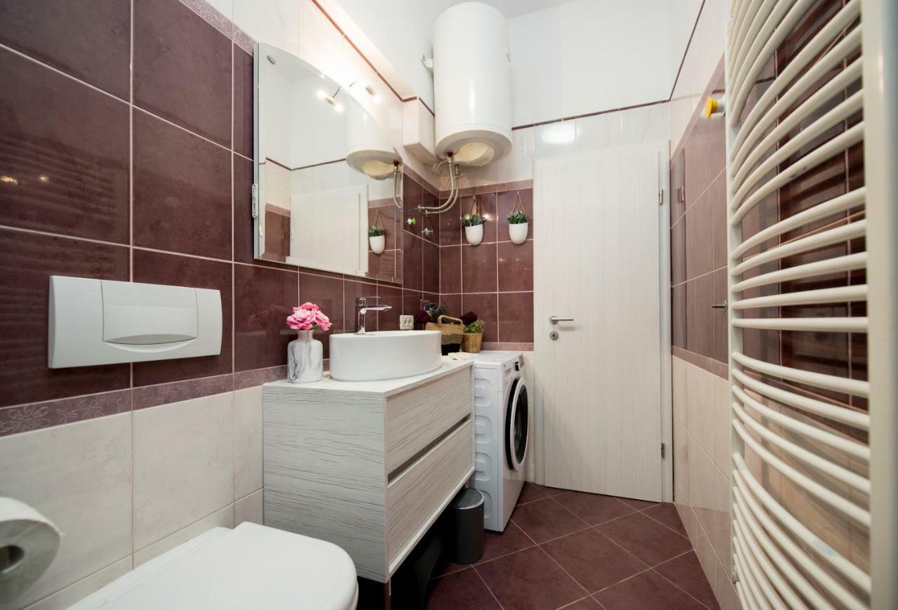 Studio Apartman Blanka Split Bagian luar foto