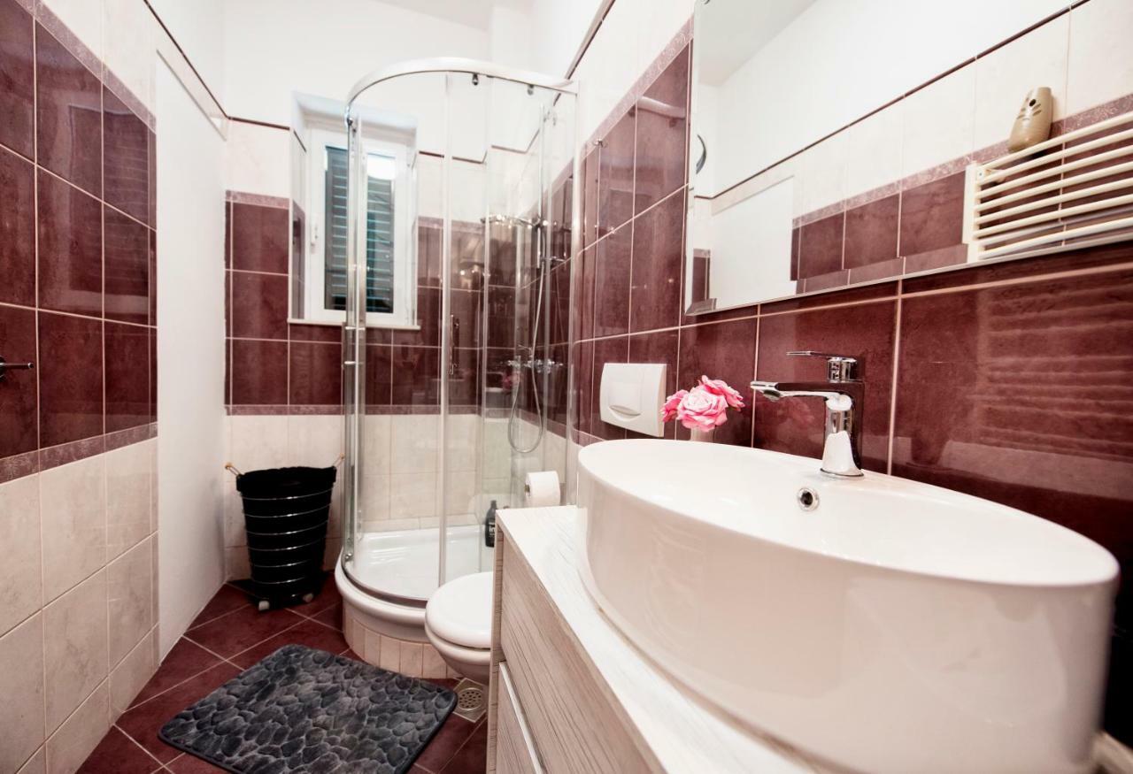 Studio Apartman Blanka Split Bagian luar foto
